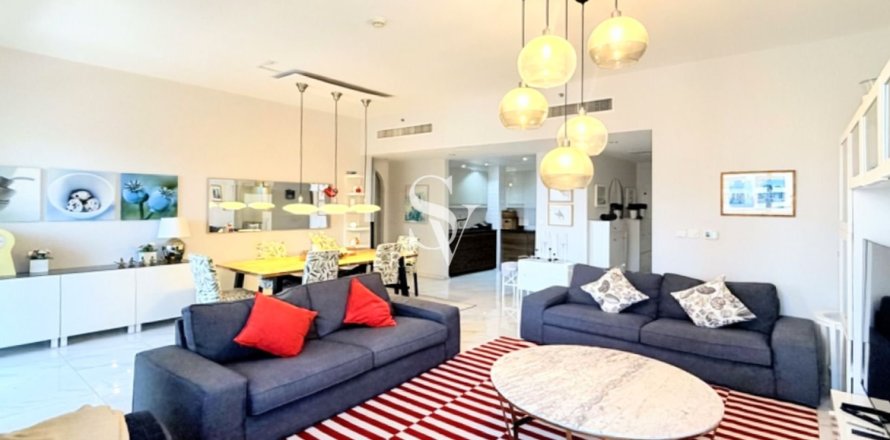 Apartamento en Rimal, Jumeirah Beach Residence, Dubai, 2 dormitorios, 131 m², № 113222