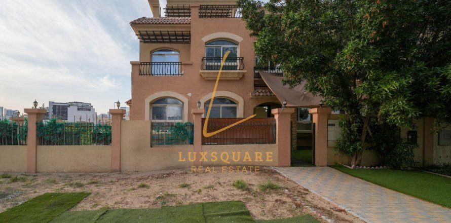 Villa à Jumeirah Village Circle, Dubai, 3 chambres, 142 m², № 143760
