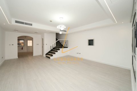 Villa à Jumeirah Village Circle, Dubai, 3 chambres, 142 m², № 143760 - photo 4