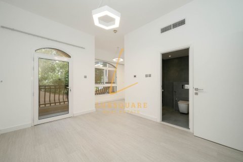 Villa à Jumeirah Village Circle, Dubai, 3 chambres, 142 m², № 143760 - photo 11