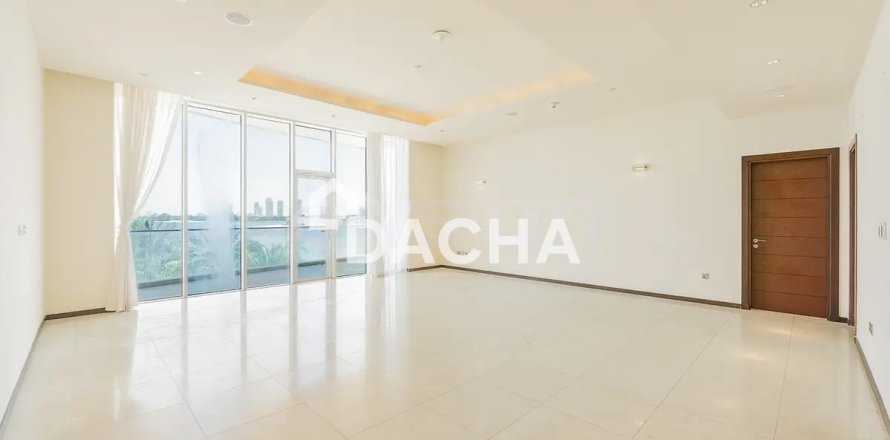Apartment in Tiara Residences, Palm Jumeirah, Dubai 3 bedrooms, 222 sq.m. № 143511