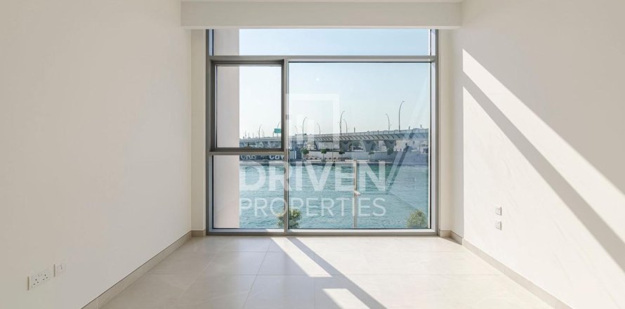 Appartement à Al Wasl, Dubai, 2 chambres, 130.44 m², № 144223