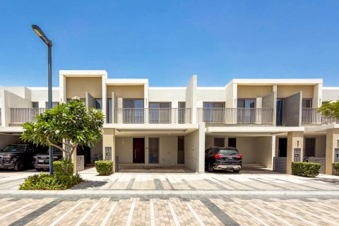 Townhouse in Tilal Al Ghaf, Dubai 3 bedrooms, 18.49 sq.m. № 145738