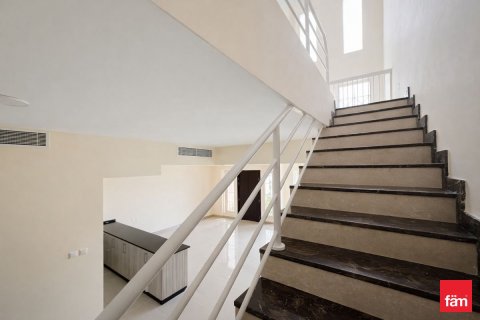 Townhouse in Dubai 5 bedrooms, 192.6 sq.m. № 143809 - photo 15