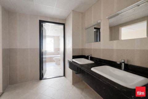 Townhouse in Dubai 5 bedrooms, 192.6 sq.m. № 143809 - photo 16