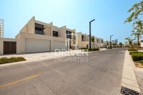 Снять в аренду виллу в District One, Мохаммед Бин Рашид Сити, Дубай: 6 спален, 1125.06м², № 145320 - фото 26