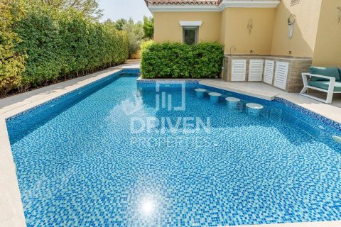 Villa en Palmera, Arabian Ranches, Dubai, 3 dormitorios, 445.93 m², № 144518 - foto 7