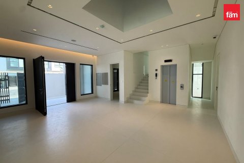 Villa in Dubai 5 bedrooms, 464.8 sq.m. № 143976 - photo 2