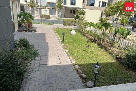 Villa in Dubai Hills Estate, Dubai 4 bedrooms, 302.4 sq.m. № 143317 - photo 2