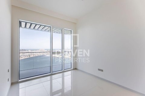 Apartment in EMAAR Beachfront, Dubai Harbour, Dubai 3 bedrooms, 180.23 sq.m. № 144203 - photo 8
