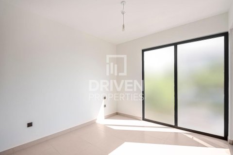 Снять в аренду таунхаус в Aura, Tilal Al Ghaf, Дубай: 3 спальни, 141.12м², № 145480 - фото 11