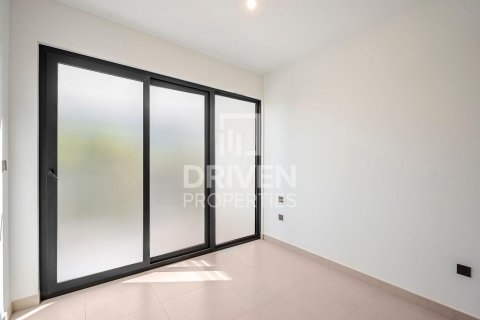 Снять в аренду таунхаус в Aura, Tilal Al Ghaf, Дубай: 3 спальни, 141.12м², № 145480 - фото 8
