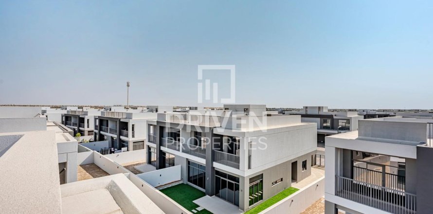 Villa in The Pulse, Dubai South (Dubai World Central), Dubai 5 bedrooms, 376.44 sq.m. № 145193