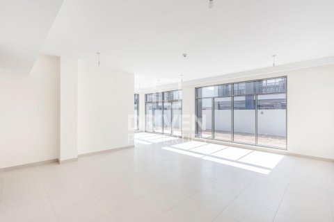 Villa in The Pulse, Dubai South (Dubai World Central), Dubai 5 bedrooms, 376.44 sq.m. № 145193 - photo 2