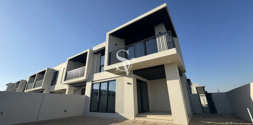 Adosado en Jebel Ali, Dubai, 3 dormitorios, 238 m², № 121919