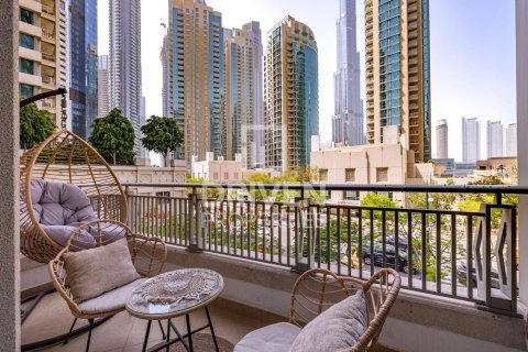 Квартира в Boulevard Central Towers, Даунтаун Дубай (Даунтаун Бурдж Дубай), Дубай, 2 спальни, 118.82м², № 145449