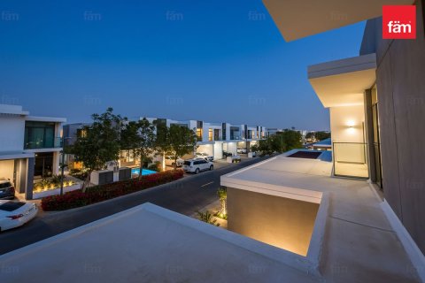 Villa in Dubai 3 bedrooms, 144.8 sq.m. № 143323 - photo 14