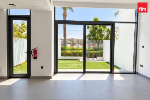 Villa in Dubai 3 bedrooms, 144.8 sq.m. № 143323 - photo 2