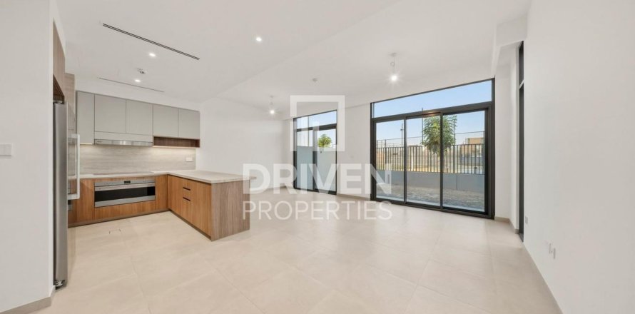 Townhouse in Mudon, Dubai 4 bedrooms, 248.33 sq.m. № 145440