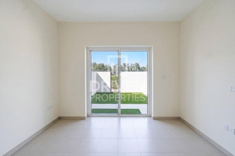 Снять в аренду квартиру в EMAAR South, Dubai South (Dubai World Central), Дубай: 2 спальни, 151.06м², № 145636 - фото 9