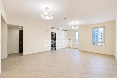 Снять в аренду квартиру в Motor City, Дубай: 3 спальни, 207.92м², № 145360 - фото 3