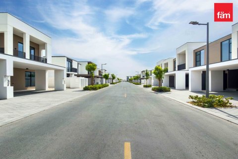 Villa à Dubai, 3 chambres, 144.8 m², № 143699 - photo 12