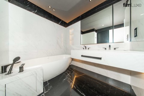 Apartment in Business Bay, Dubai 2 bedrooms, 178.5 sq.m. № 143887 - photo 17