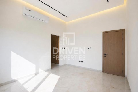 Villa en Al Aweer, Dubai, 5 dormitorios, 759.02 m², № 145339 - foto 15