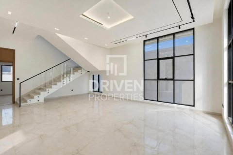 Villa à Al Aweer, Dubai, 5 chambres, 759.02 m², № 145339
