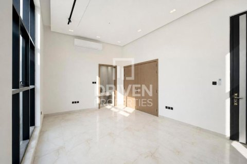 Villa en Al Aweer, Dubai, 5 dormitorios, 759.02 m², № 145339 - foto 6