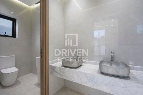 Villa en Al Aweer, Dubai, 5 dormitorios, 759.02 m², № 145339 - foto 20