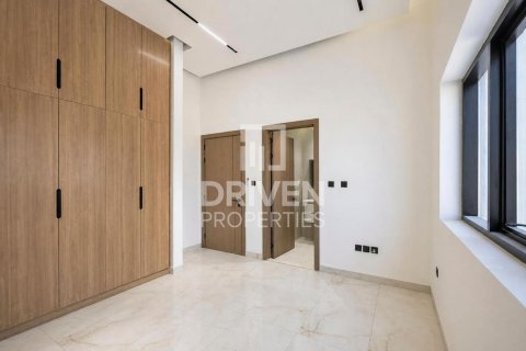 Villa en Al Aweer, Dubai, 5 dormitorios, 759.02 m², № 145339 - foto 13