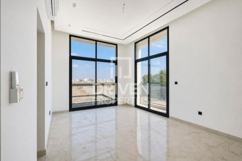 Villa en Al Aweer, Dubai, 5 dormitorios, 759.02 m², № 145339 - foto 18