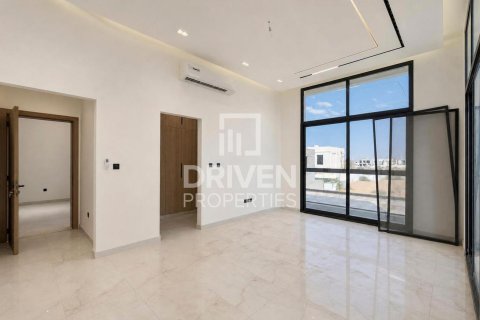 Villa en Al Aweer, Dubai, 5 dormitorios, 759.02 m², № 145339 - foto 19