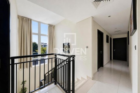 Villa à Dubai, 6 chambres, 608.51 m², № 144721 - photo 15