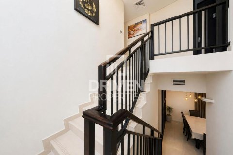 Villa à Dubai, 6 chambres, 608.51 m², № 144721 - photo 8