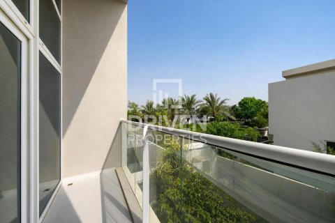 Villa à Dubai, 6 chambres, 608.51 m², № 144721 - photo 24