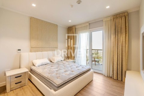 Adosado en Jumeirah, Dubai, 4 dormitorios, 397.9 m², № 144466 - foto 14