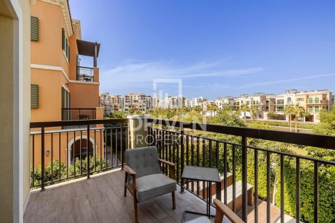 Adosado en Jumeirah, Dubai, 4 dormitorios, 397.9 m², № 144466 - foto 27