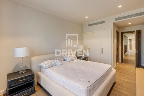 Adosado en Jumeirah, Dubai, 4 dormitorios, 397.9 m², № 144466 - foto 12