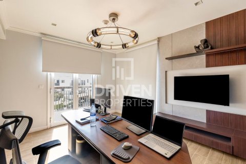 Adosado en Jumeirah, Dubai, 4 dormitorios, 397.9 m², № 144466 - foto 19