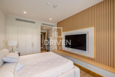 Adosado en Jumeirah, Dubai, 4 dormitorios, 397.9 m², № 144466 - foto 13