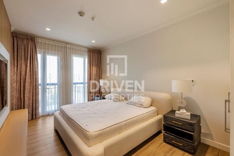 Adosado en Jumeirah, Dubai, 4 dormitorios, 397.9 m², № 144466 - foto 11