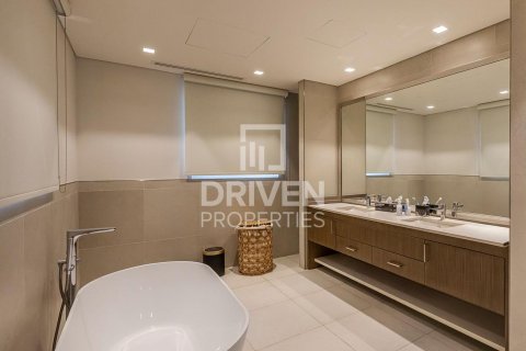 Adosado en Jumeirah, Dubai, 4 dormitorios, 397.9 m², № 144466 - foto 24