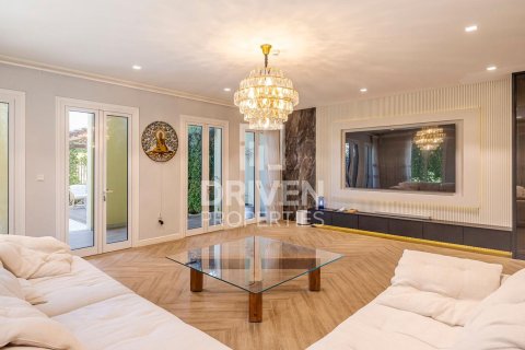 Adosado en Jumeirah, Dubai, 4 dormitorios, 397.9 m², № 144466 - foto 7