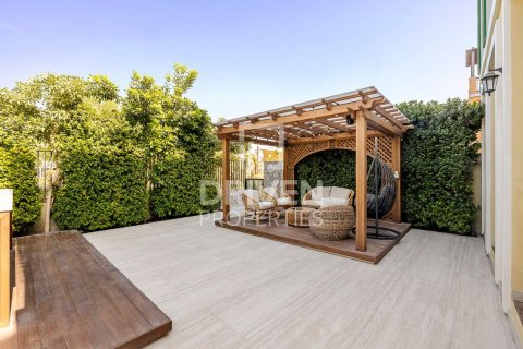 Adosado en Jumeirah, Dubai, 4 dormitorios, 397.9 m², № 144466 - foto 28