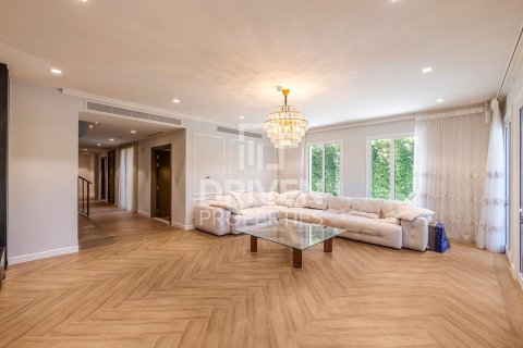 Adosado en Jumeirah, Dubai, 4 dormitorios, 397.9 m², № 144466 - foto 5