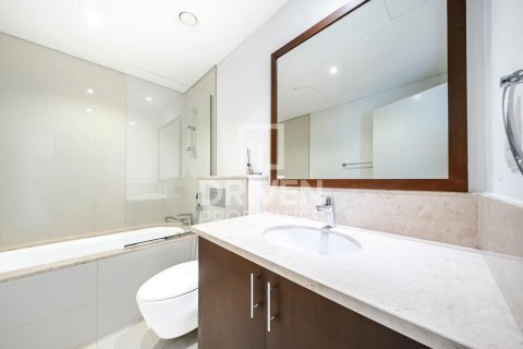 Apartamento en BLVD Crescent, Downtown Dubai (Downtown Burj Dubai), Dubai, 2 dormitorios, 130.34 m², № 145348 - foto 13
