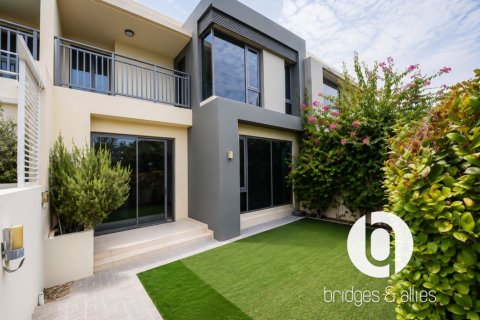 Villa à Dubai Hills Estate, Dubai, 4 chambres, 202 m², № 143777 - photo 6