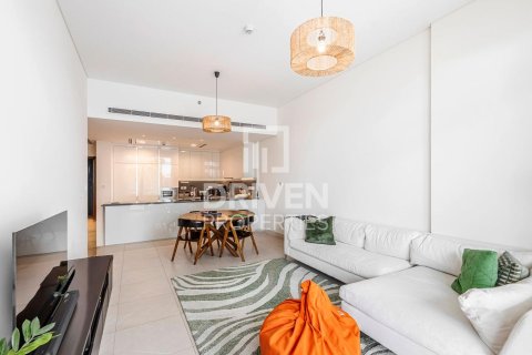 Apartment in Al Wasl, Dubai 3 bedrooms, 236.9 sq.m. № 144750 - photo 6